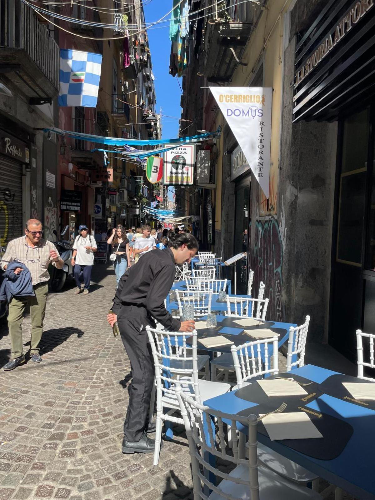 Vincenzino A Spaccanapoli Luaran gambar
